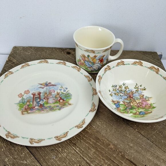 Royal Doulton BUnnykins Childrens Set Plate, Cereal Bowl and 1 Handled Hug-a-Mug - Picture 1 of 8